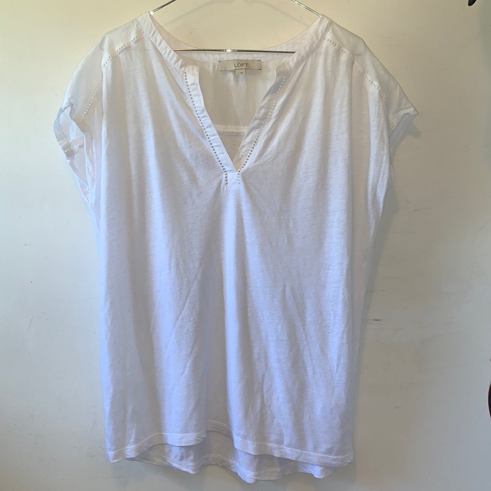 Loft Woman’s M White Sleeveless Shirt